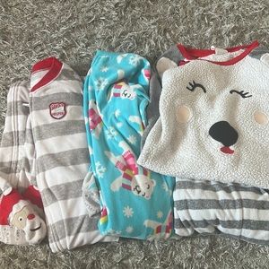 Lot of 3 winter/Christmas pj’s.
